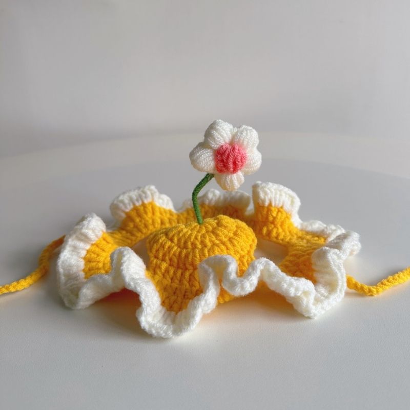 daisy frenchie bonnet
